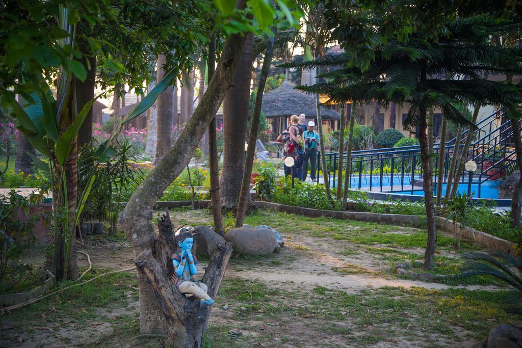 Chitwan Adventure Resort Sauraha Exterior photo