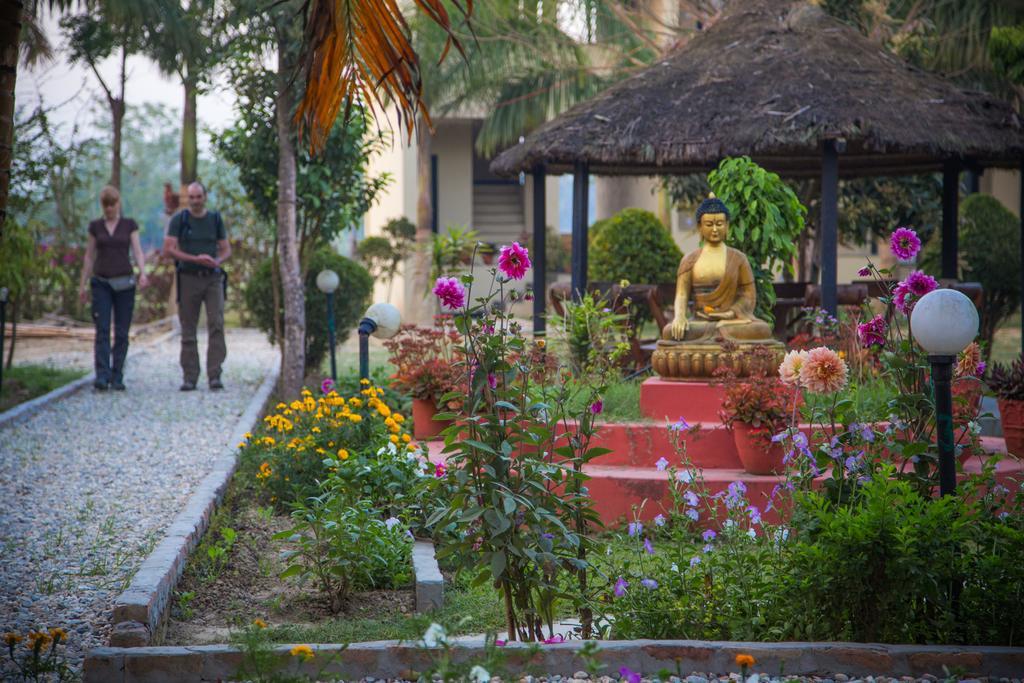 Chitwan Adventure Resort Sauraha Exterior photo