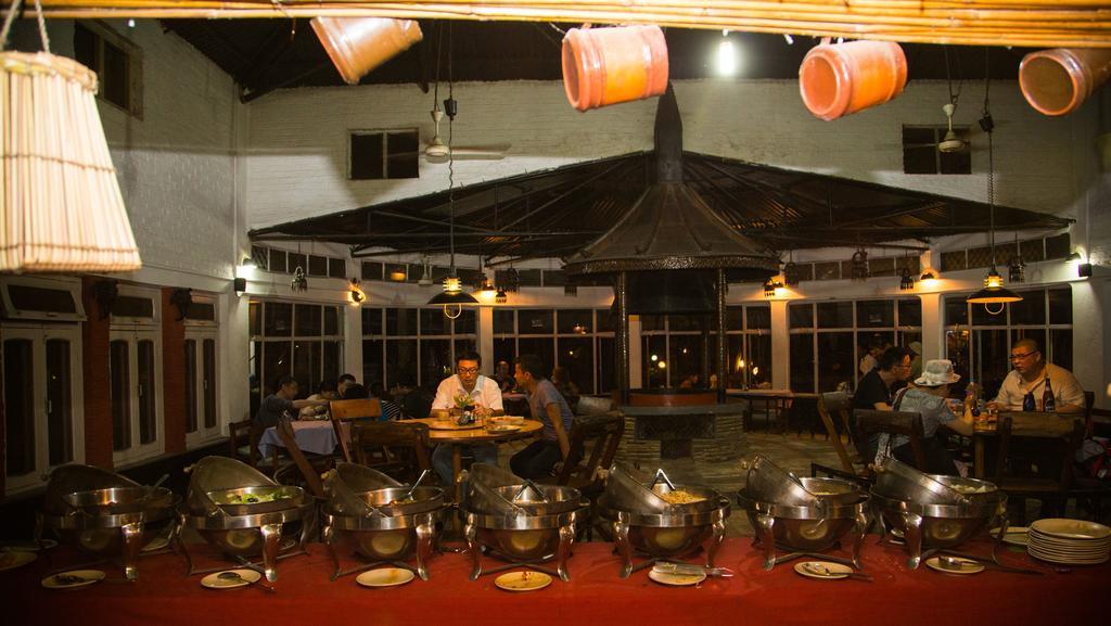 Chitwan Adventure Resort Sauraha Exterior photo