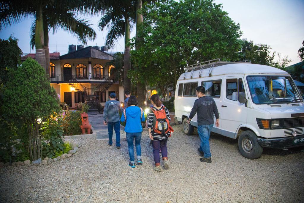 Chitwan Adventure Resort Sauraha Exterior photo