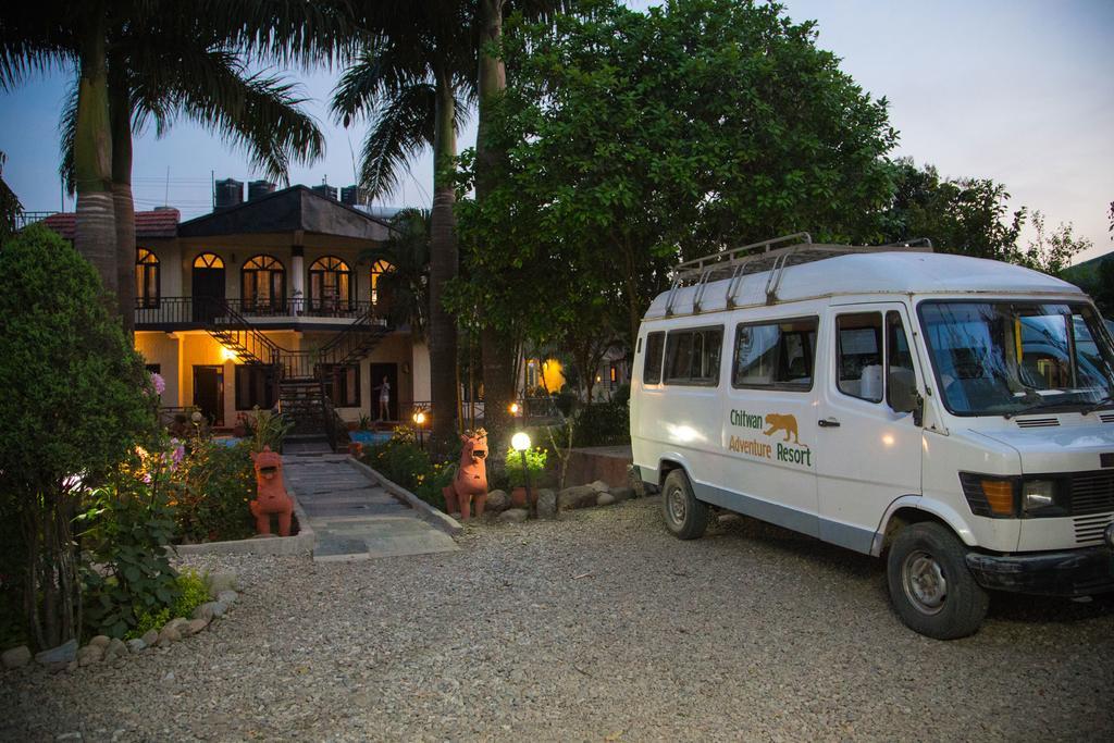 Chitwan Adventure Resort Sauraha Exterior photo