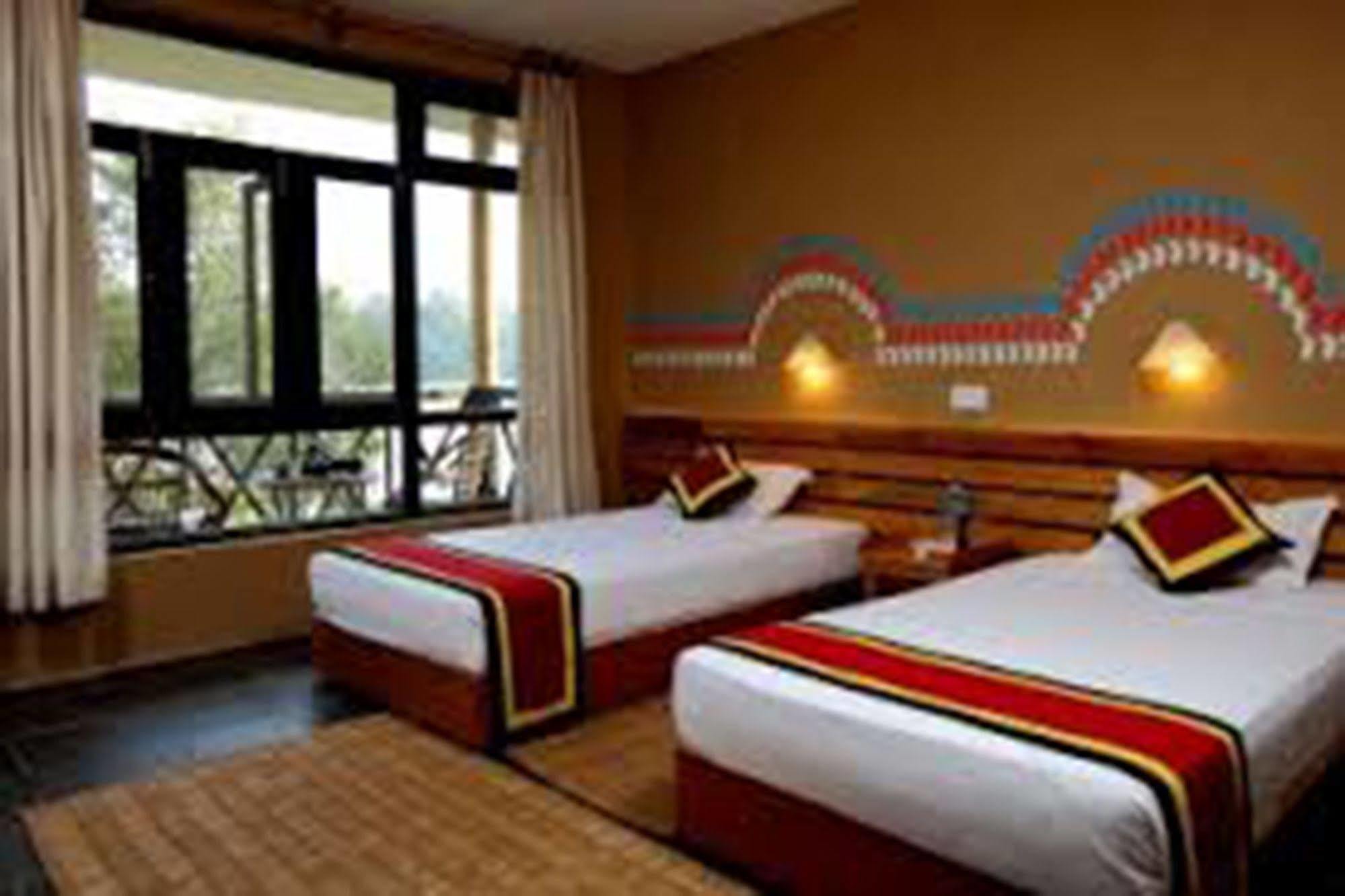 Chitwan Adventure Resort Sauraha Exterior photo