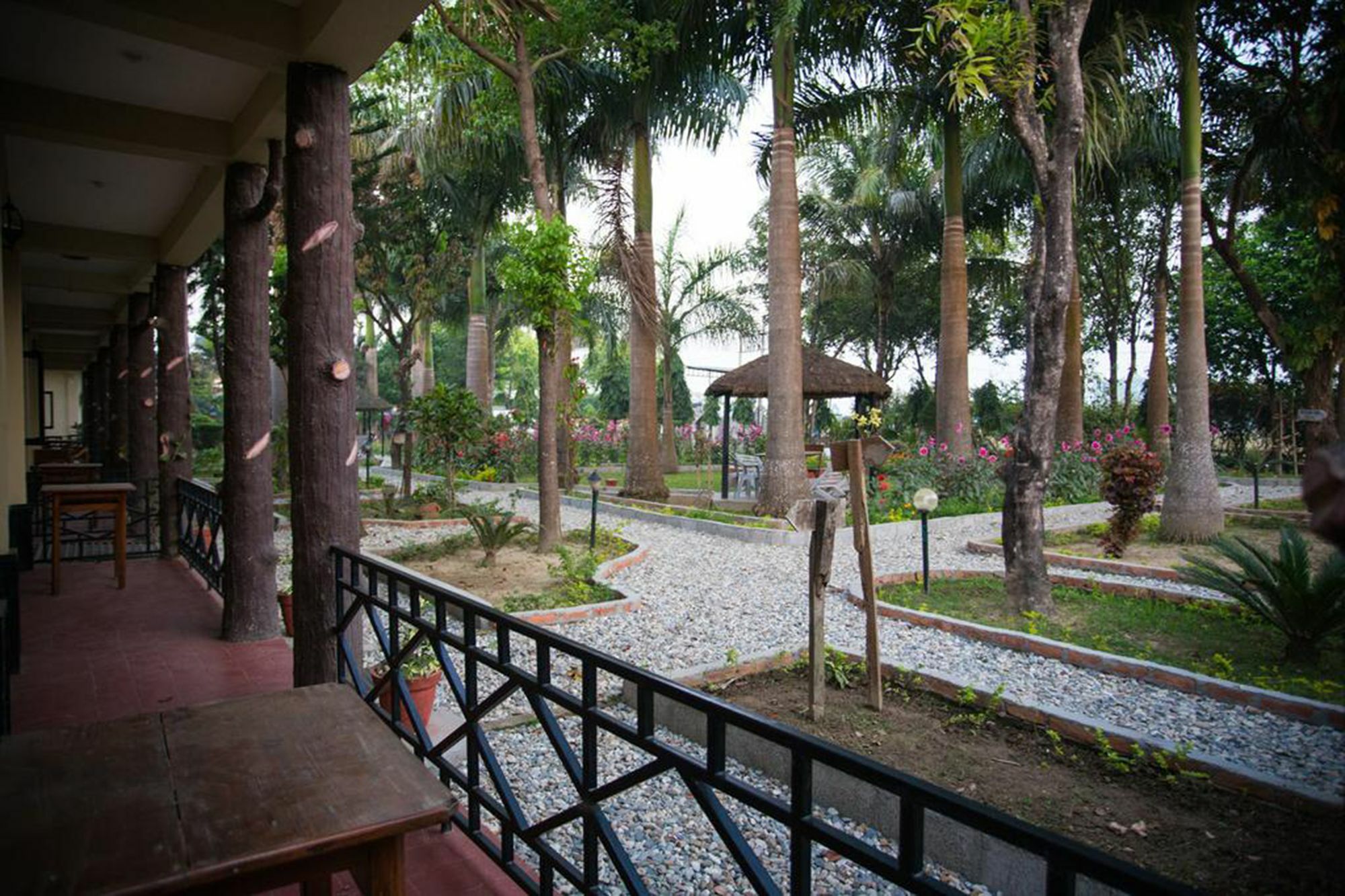 Chitwan Adventure Resort Sauraha Exterior photo